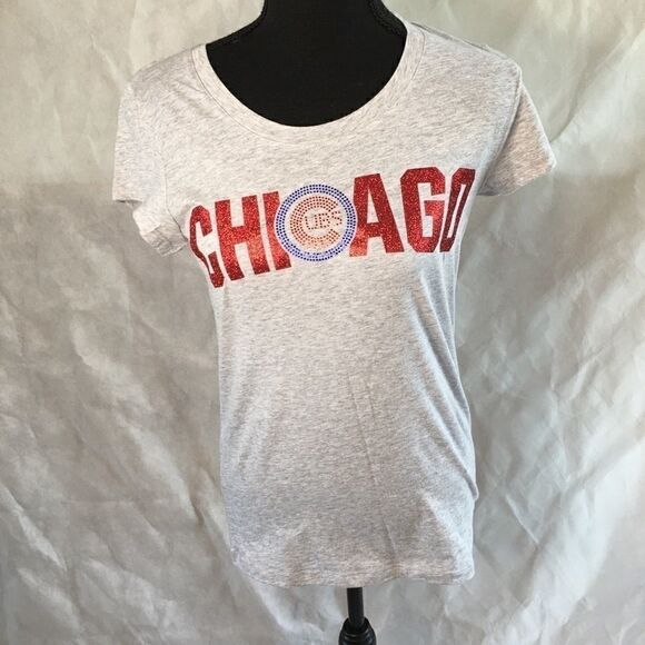 Chicago Cubs sparkly scoop neck tee. Size Medium - Picture 3 of 8